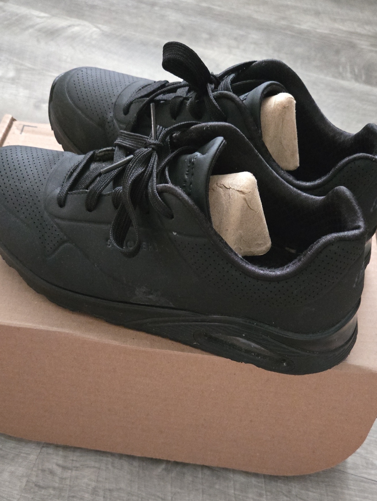 Men's Black Casual Athletic Sneakers